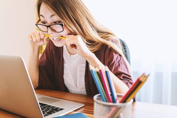 Les outils pour faciliter l'utilisation de l'ordinateur pour les personnes atteintes de troubles cognitifs